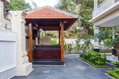 This photo about RedDoorz near Exit Toll Bali Mandara shared on HyHotel.com