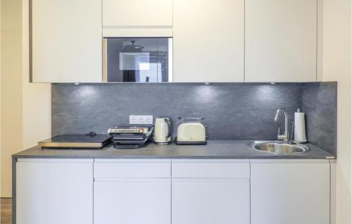 Cocina, Cozy Apartment In Kappeln With Wifi in Olpenitz Cocina, Cozy Apartment In Kappeln With Wifi in Olpenitz