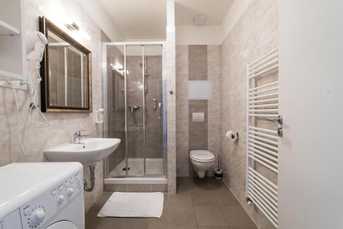 Phòng tắm, MyApartment in the city center in Ceske Budejovice Phòng tắm, MyApartment in the city center in Ceske Budejovice