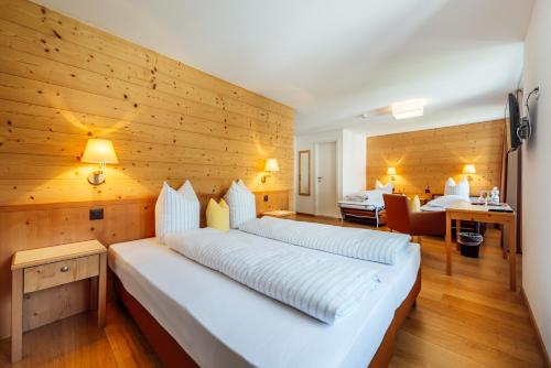 Hotel-Restaurant Bellevue in Flims Hotel-Restaurant Bellevue in Flims