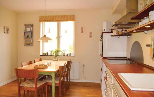 Kitchen, Cozy Apartment In Hyltebruk With Wifi in Hyltebruk Kitchen, Cozy Apartment In Hyltebruk With Wifi in Hyltebruk
