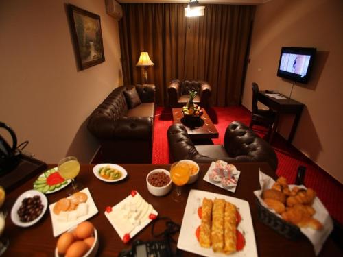 This photo about Queens Land Hotel shared on HyHotel.com