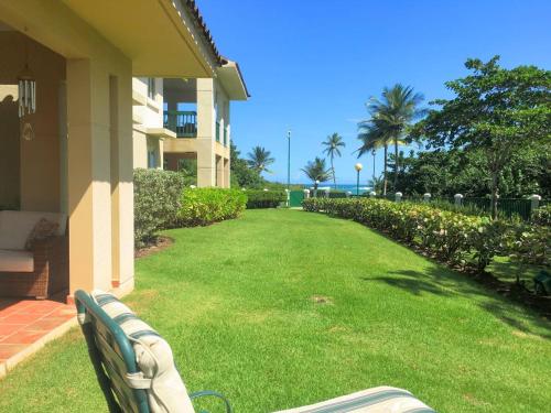 حديقة, Villa Iris 2 story ocean view villa w/ pool access in Vega Alta حديقة, Villa Iris 2 story ocean view villa w/ pool access in Vega Alta