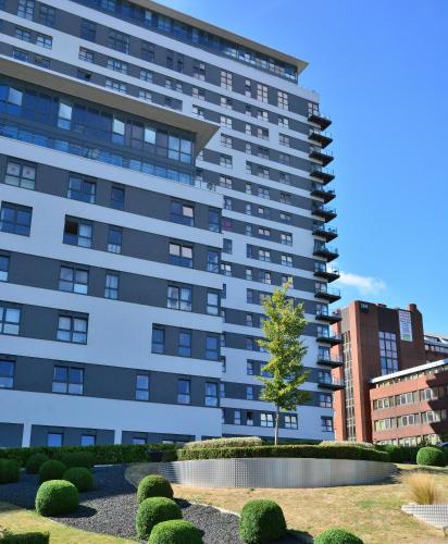 This photo about Flexi-Lets@Skyline Plaza, Basingstoke shared on HyHotel.com