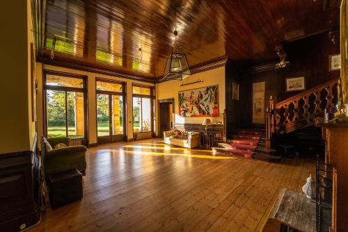 Lobby, Torridon Estate in Livingston Lobby, Torridon Estate in Livingston