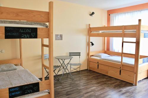 Falling Lakes Hostel in โคเรนิชา Falling Lakes Hostel in โคเรนิชา