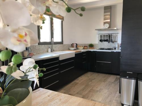 Kitchen, Magic Dream Seaview Villa Denia with 2 Pools, BBQ, Airco, Wifi in Altomira Kitchen, Magic Dream Seaview Villa Denia with 2 Pools, BBQ, Airco, Wifi in Altomira