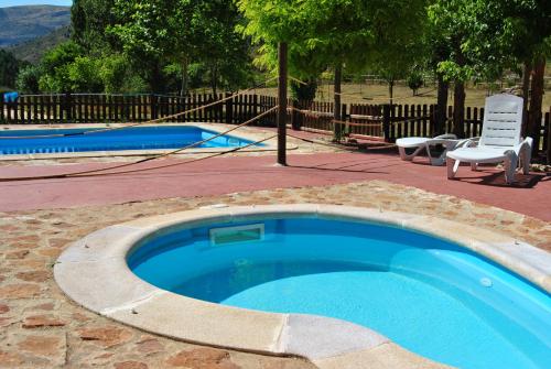 Úszómedence, Cabanas de Javalambre in Camarena De La Sierra Úszómedence, Cabanas de Javalambre in Camarena De La Sierra