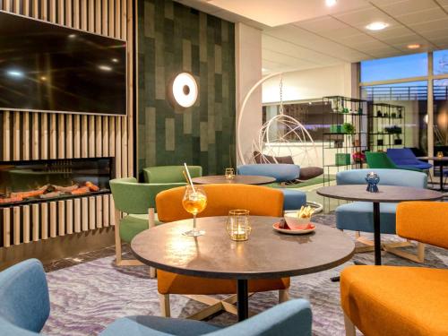 Пъб/Фоайе, Hôtel Mercure Cavaillon in Кавайон Пъб/Фоайе, Hôtel Mercure Cavaillon in Кавайон