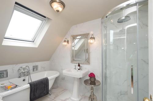 Kamar Mandi, Ivy Cottage B&B in Killarney Kamar Mandi, Ivy Cottage B&B in Killarney