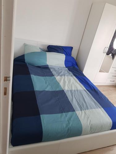 Cozy Appartement Centre-Ville Les Ulis in Bures-sur-Yvette Cozy Appartement Centre-Ville Les Ulis in Bures-sur-Yvette