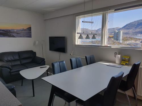 Vandrehuset 2 og 3 in Nuuk Vandrehuset 2 og 3 in Nuuk