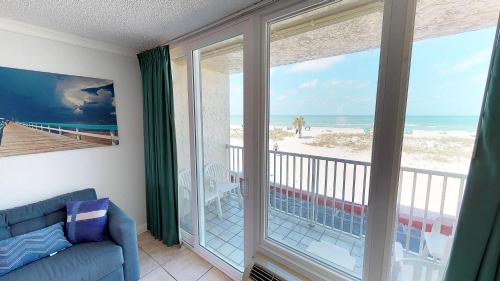 Island Inn Beach Resort in Treasure Island (Florida) Island Inn Beach Resort in Treasure Island (Florida)