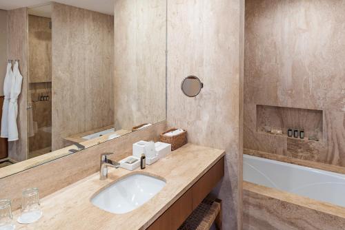 This photo about Hotel Fasano Boa Vista shared on HyHotel.com