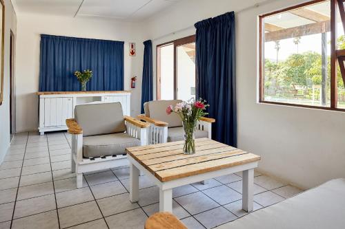 This photo about First Group Hole in the Wall shared on HyHotel.com