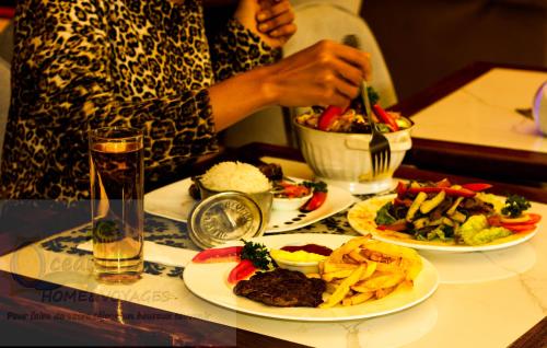 Essen und Erfrischungen, OCEANIS HOME & VOYAGES in Antananarivo Essen und Erfrischungen, OCEANIS HOME & VOYAGES in Antananarivo