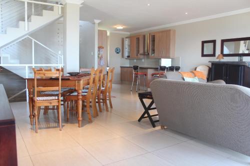 The Perfect Beach Escape - 6 Sovereign Sands in Stanger / Kwadukuza The Perfect Beach Escape - 6 Sovereign Sands in Stanger / Kwadukuza