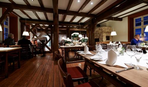 Restaurant, Weinhaus Henninger in Kallstadt Restaurant, Weinhaus Henninger in Kallstadt