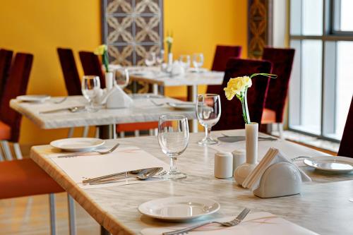Restaurant, Abidos Hotel Apartment Dubailand in Dubai Restaurant, Abidos Hotel Apartment Dubailand in Dubai
