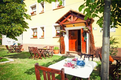 入口, Apartamentos El Pajar del Abuelo in 佩拉萊霍斯德拉斯特魯查斯 入口, Apartamentos El Pajar del Abuelo in 佩拉萊霍斯德拉斯特魯查斯