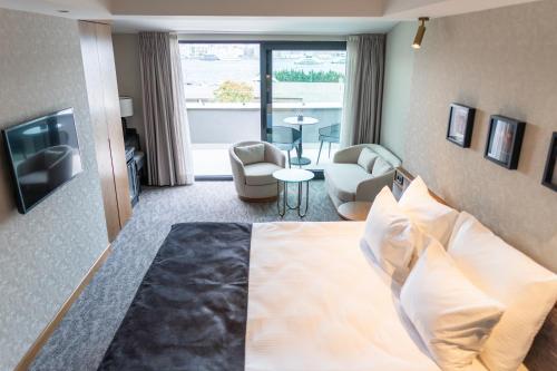 เมก โฮเต็ล (Meg Hotel) in เซอร์เคจิ เมก โฮเต็ล (Meg Hotel) in เซอร์เคจิ