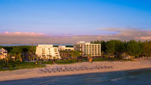 Exterior view, Zota Beach Resort in Longboat Key (FL) Exterior view, Zota Beach Resort in Longboat Key (FL)