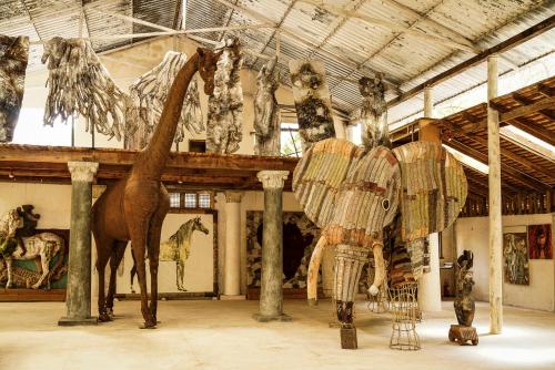 Rozrywka, White Elephant Sea Lodge in Malindi Rozrywka, White Elephant Sea Lodge in Malindi