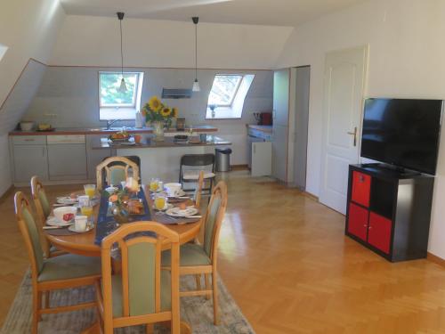 Facilities, Schoenbrunn Gardens Deluxe Apartment in 13. Hietzing Facilities, Schoenbrunn Gardens Deluxe Apartment in 13. Hietzing