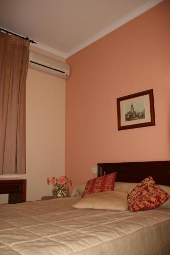 This photo about Hostal Renaul shared on HyHotel.com