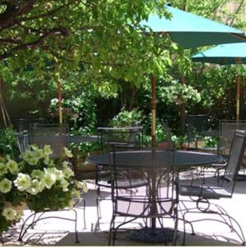 在meiguo.com看到的The Iron Gate Inn的介绍图片