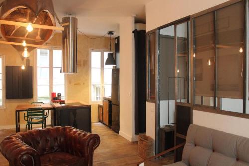 This photo about L'Appart rue des Ayres shared on HyHotel.com