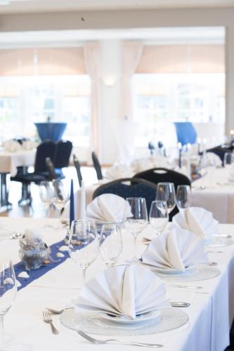Banquet hall, Hotel Wikingerhof in Kropp Banquet hall, Hotel Wikingerhof in Kropp