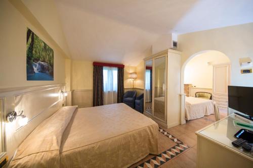 Mancini Park Hotel in Valleranello Mancini Park Hotel in Valleranello