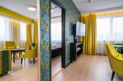 共用Lounge/電視區, 希爾克內斯索恩酒店 (Thon Kirkenes) in 希爾克內斯 共用Lounge/電視區, 希爾克內斯索恩酒店 (Thon Kirkenes) in 希爾克內斯