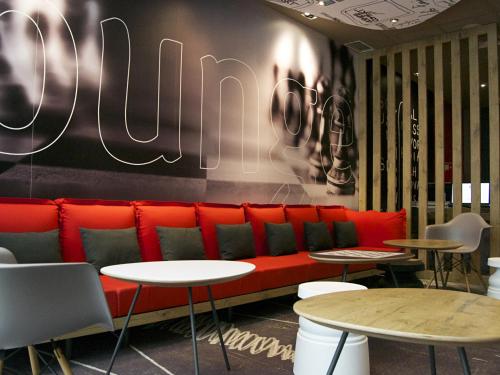 Pub/Lounge, ibis Lisboa Centro Saldanha near Estufas Pub/Lounge, ibis Lisboa Centro Saldanha near Estufas