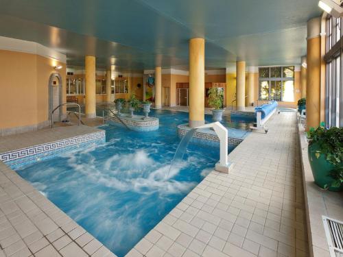 Swimming pool, Ashdown Park Hotel in Gorey Swimming pool, Ashdown Park Hotel in Gorey