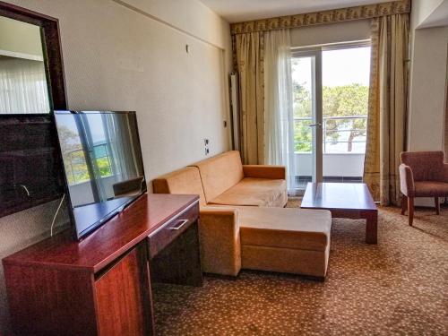 This photo about Grand Nicea Hotel shared on HyHotel.com