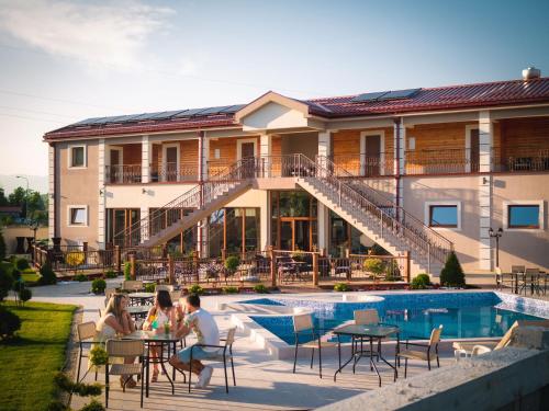 Mâncare şi băutură, Hotel Royal Garden in Niksic Mâncare şi băutură, Hotel Royal Garden in Niksic