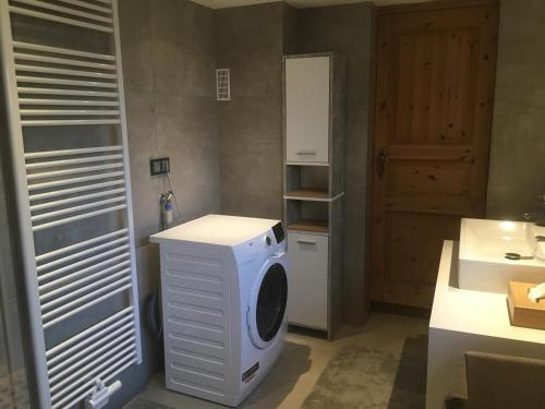 Steinbacher Itzbachhütte (Steinbacher Itzbachhutte) in Lebach Steinbacher Itzbachhütte (Steinbacher Itzbachhutte) in Lebach