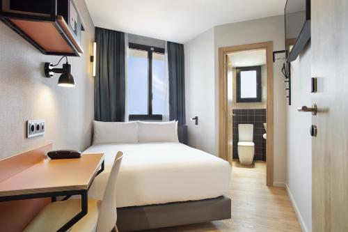 Hotel Brick Barcelona in Sants-Montjuïc Hotel Brick Barcelona in Sants-Montjuïc