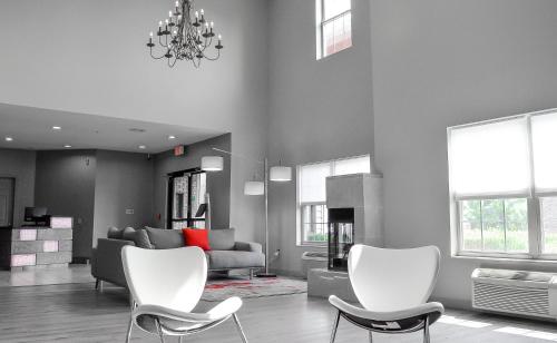 大堂, 塞勒斯堡-路易斯維爾北溫德姆華美達酒店 (Ramada by Wyndham Sellersburg/Louisville North) in 塞勒斯堡 (IN) 大堂, 塞勒斯堡-路易斯維爾北溫德姆華美達酒店 (Ramada by Wyndham Sellersburg/Louisville North) in 塞勒斯堡 (IN)