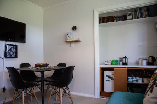 Languor B&B in Suburb Languor B&B in Suburb