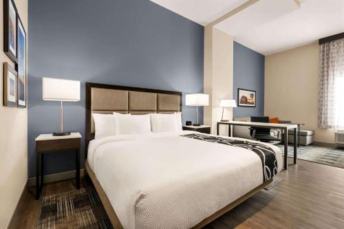 Létesítmények, LaQuinta Inn & Suites by Wyndham San Bernardino in San Bernardino (Kalifornia) Létesítmények, LaQuinta Inn & Suites by Wyndham San Bernardino in San Bernardino (Kalifornia)
