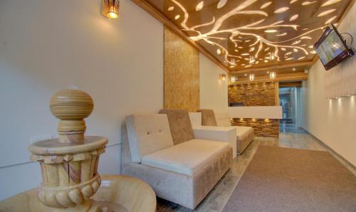 Fasilitas, Hotel Amisha International in Surat Fasilitas, Hotel Amisha International in Surat