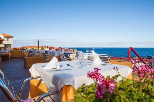 This photo about Apartamentos Lago Azul shared on HyHotel.com