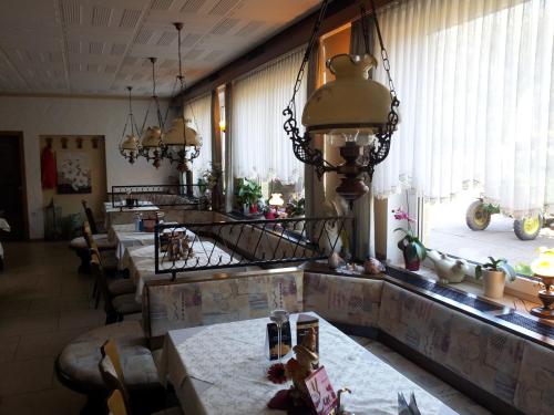 Étterem, Landgasthof Zum Heiligenberg in Sontra Étterem, Landgasthof Zum Heiligenberg in Sontra