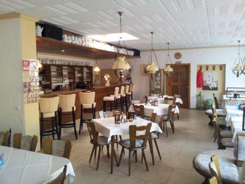 Étterem, Landgasthof Zum Heiligenberg in Sontra Étterem, Landgasthof Zum Heiligenberg in Sontra