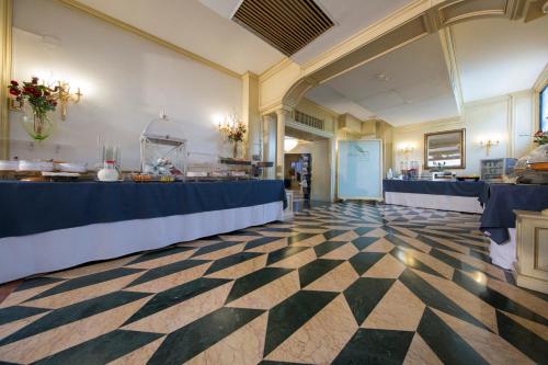 Food and beverages, Mancini Park Hotel in Valleranello Food and beverages, Mancini Park Hotel in Valleranello