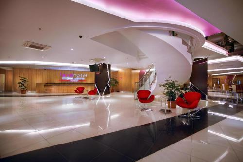 Vestíbul, Favehotel LTC Glodok in Jakarta Vestíbul, Favehotel LTC Glodok in Jakarta