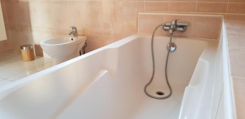 Facilities, La Guest House BYLAVILLA25 calme et detente in Noaillan Facilities, La Guest House BYLAVILLA25 calme et detente in Noaillan